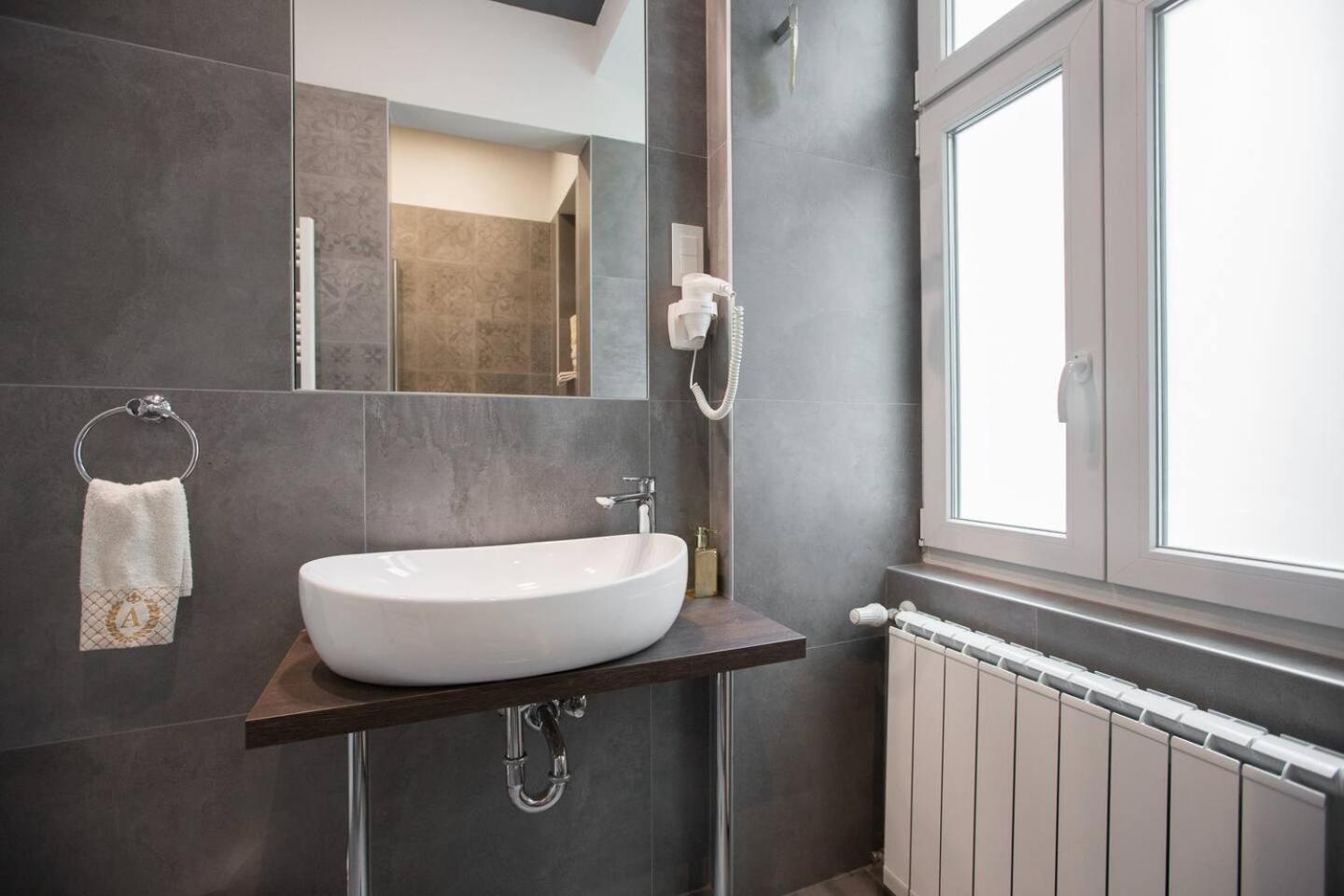 Aurelia Antik Apartments & Rooms, Zagreb City Center מראה חיצוני תמונה
