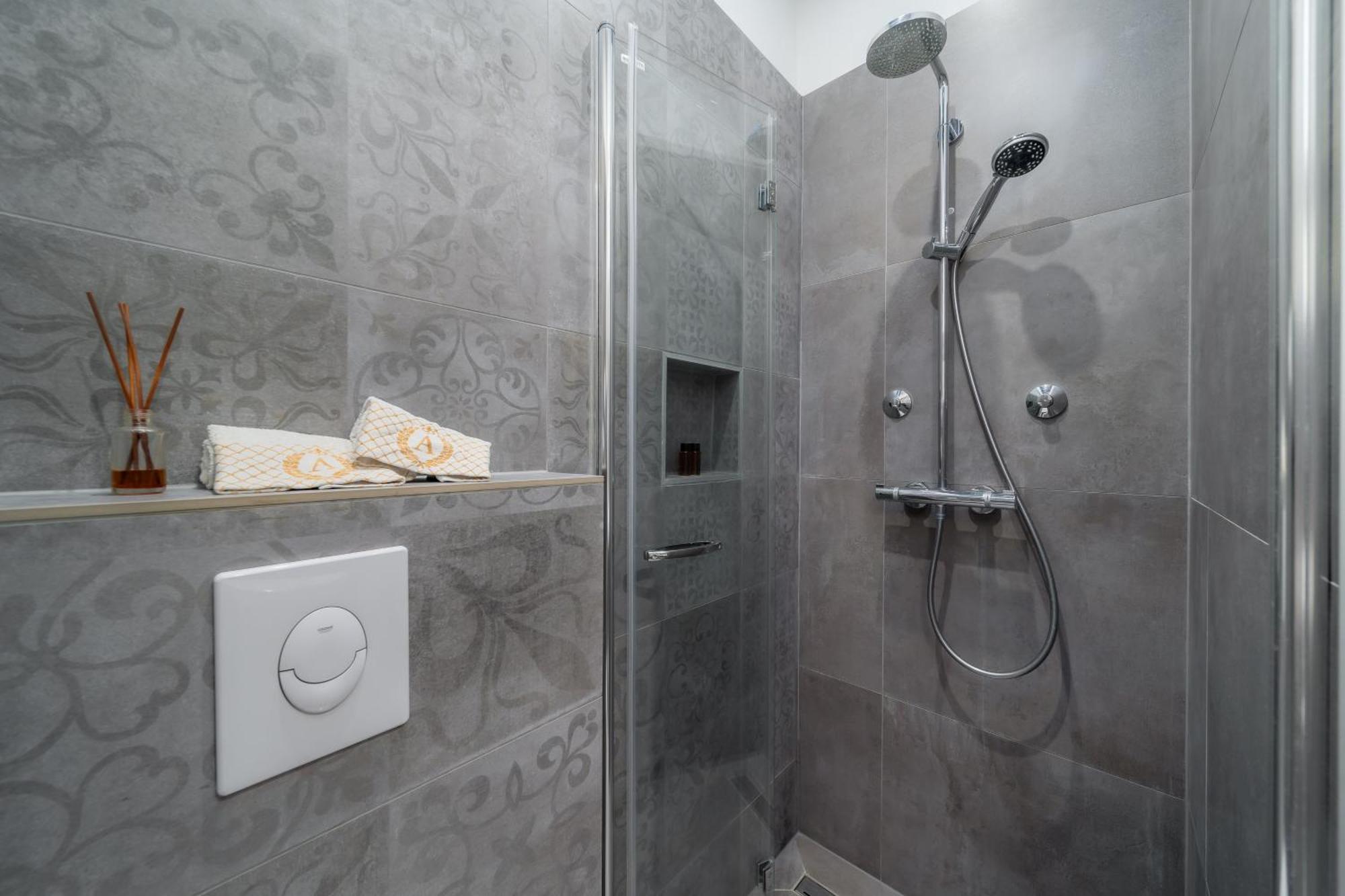 Aurelia Antik Apartments & Rooms, Zagreb City Center מראה חיצוני תמונה