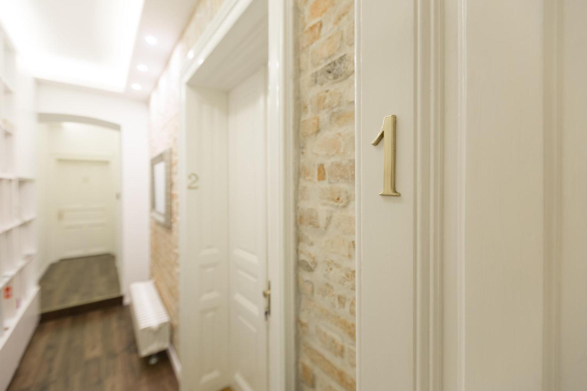 Aurelia Antik Apartments & Rooms, Zagreb City Center מראה חיצוני תמונה
