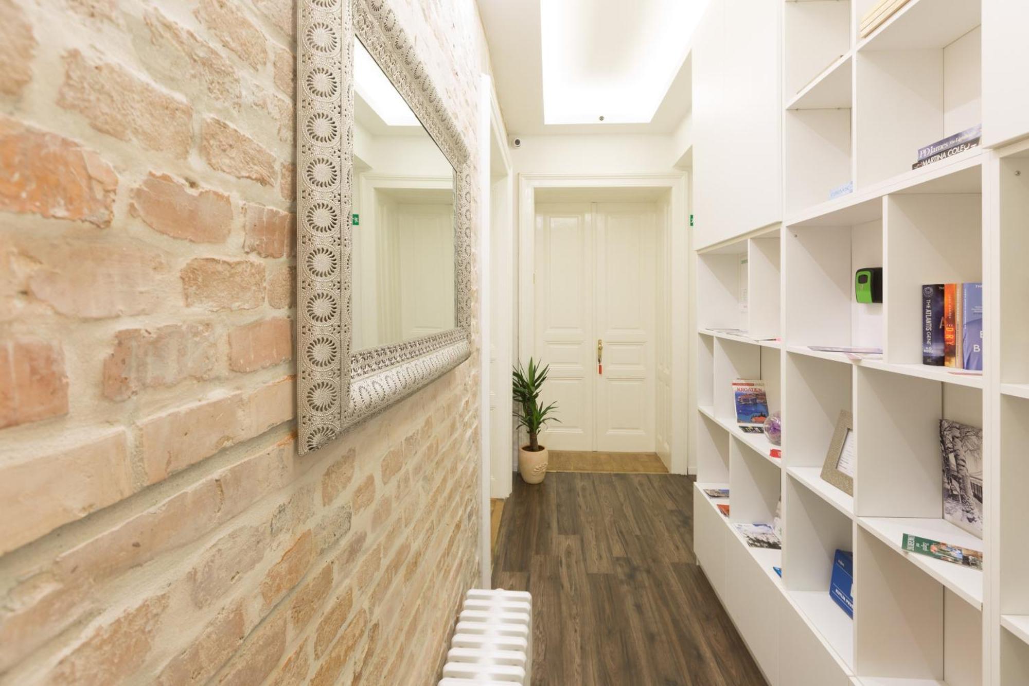 Aurelia Antik Apartments & Rooms, Zagreb City Center מראה חיצוני תמונה